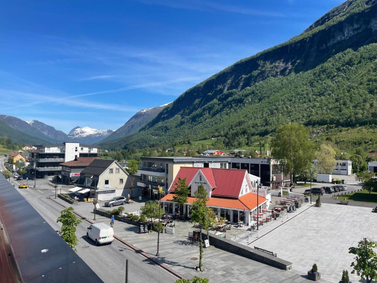 Stryn House - Hotel & Apartments Eksteriør bilde
