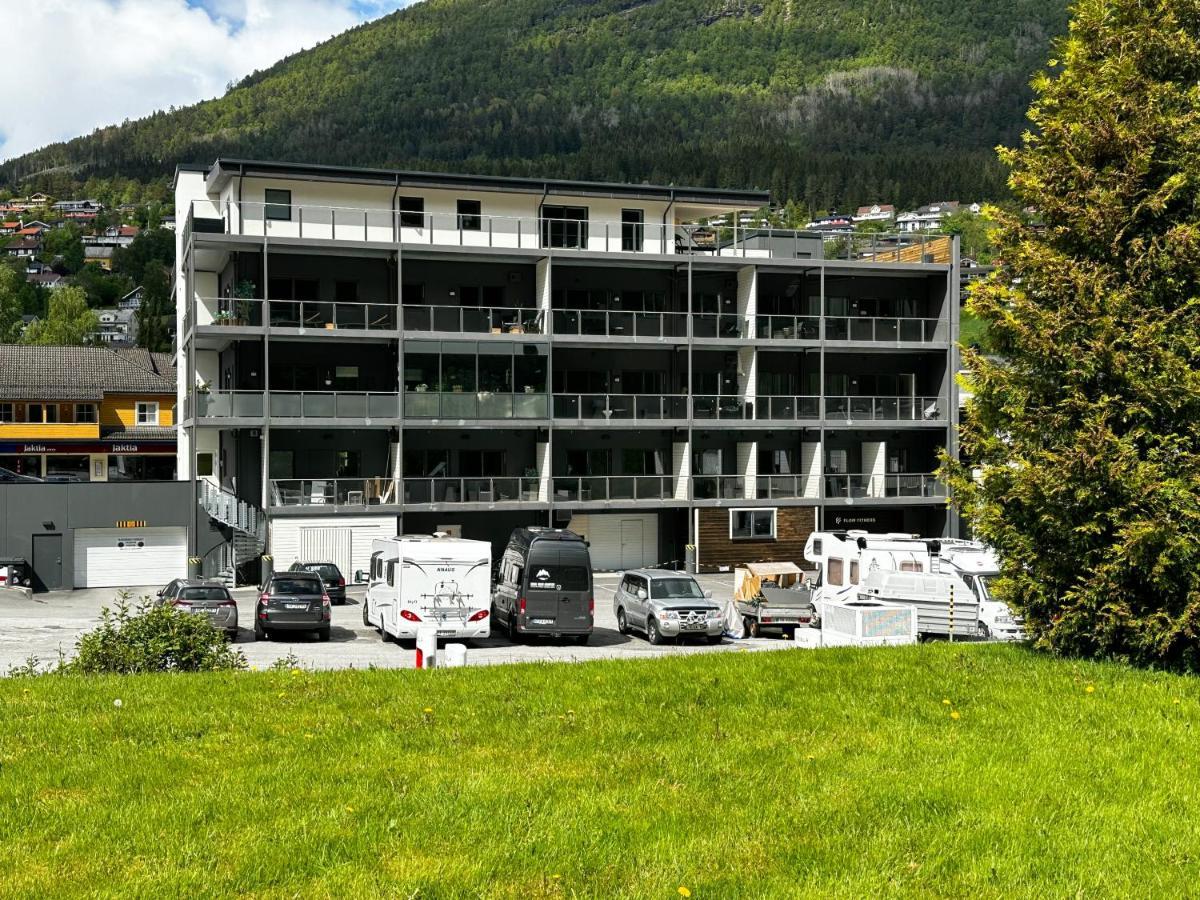 Stryn House - Hotel & Apartments Eksteriør bilde